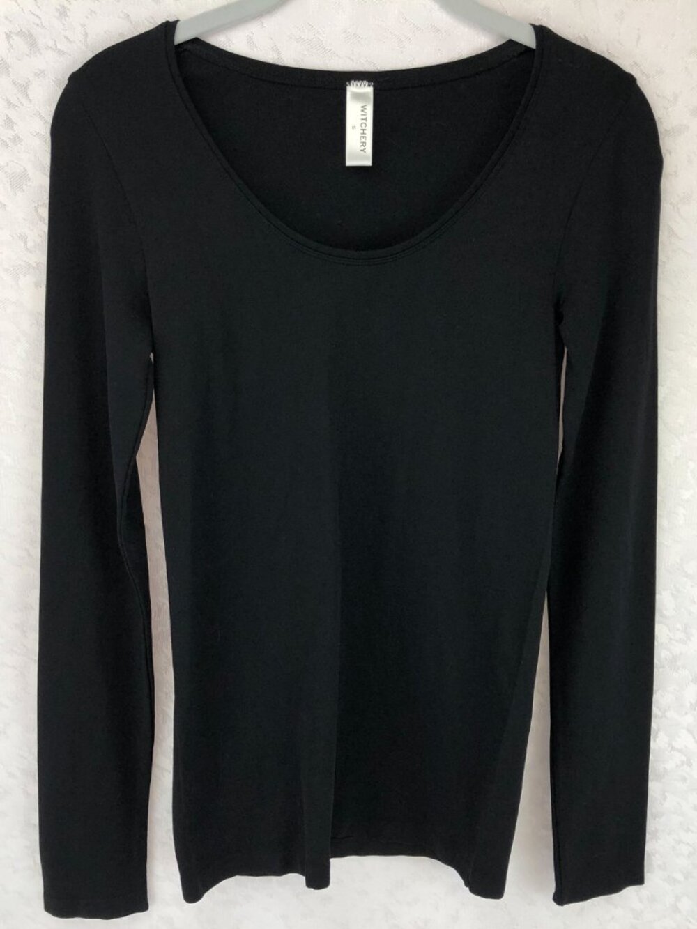 Witchery Fitted Long Sleeve Black Top Scoop Neck Stretch Minimalist Size S